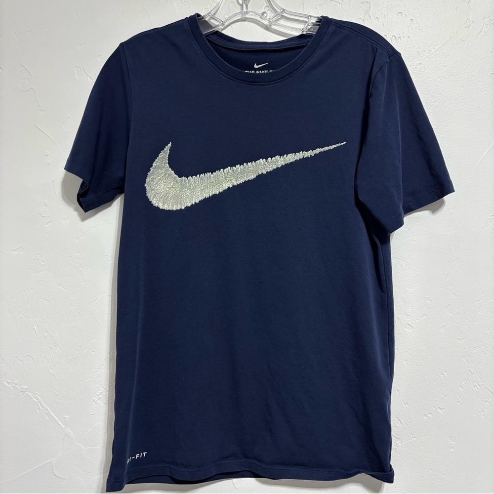 The Nike Tee Athletic Cut Dri Fit Navy Blue T Shirt Short Sleeve Men's Small